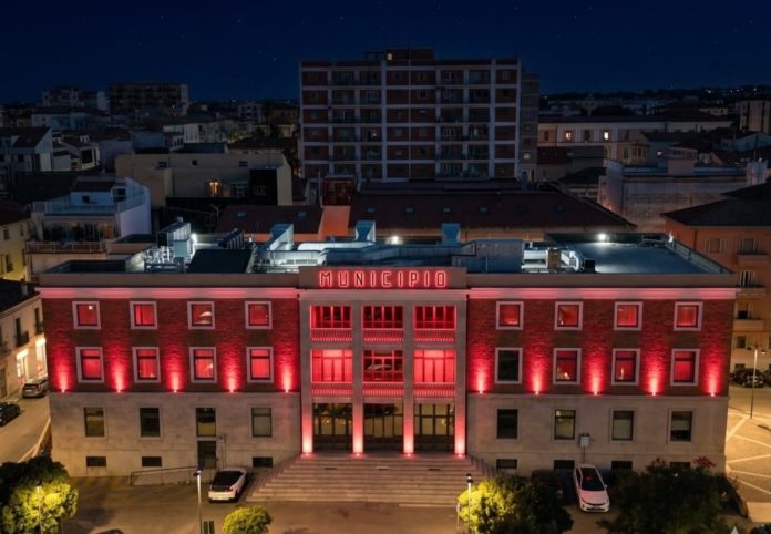Giornata della sclerosi multipla, Comune di Termoli illuminato di rosso