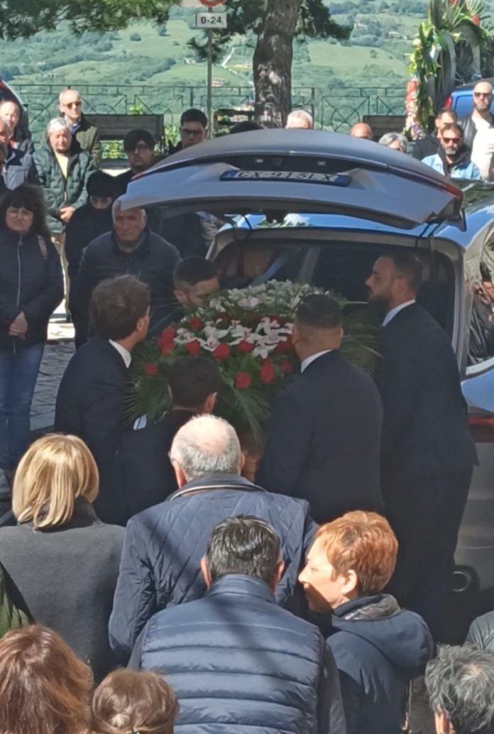 “Eri il nostro gigante buono, ci mancherai”, l’addio a Nicola De Gregorio