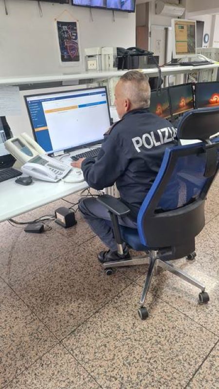Truffatori telefonano e si spacciano per poliziotti, occhio al raggiro