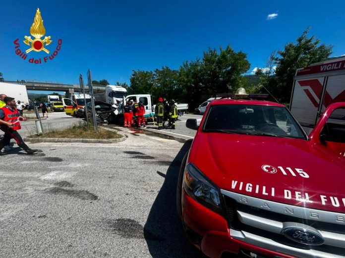 Macchia D’Isernia. incidente stradale coinvolte tre auto