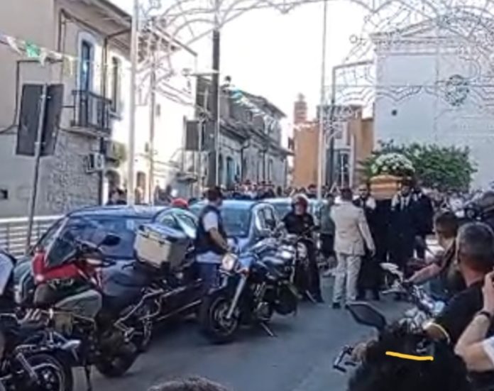 A Santa Croce l’addio straziante a Giovanni Iammarino