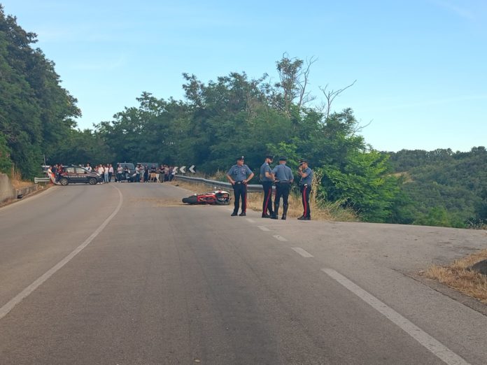 Schianto con la moto, muore centauro a Santa Croce