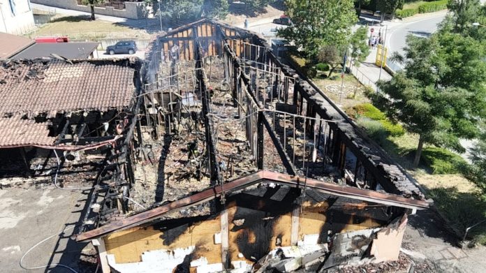 Casacalenda: vasto incendio coinvolge la scuola del paese
