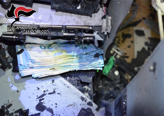 Assalti ai bancomat nel Basso Molise: tre misure cautelari e una denuncia