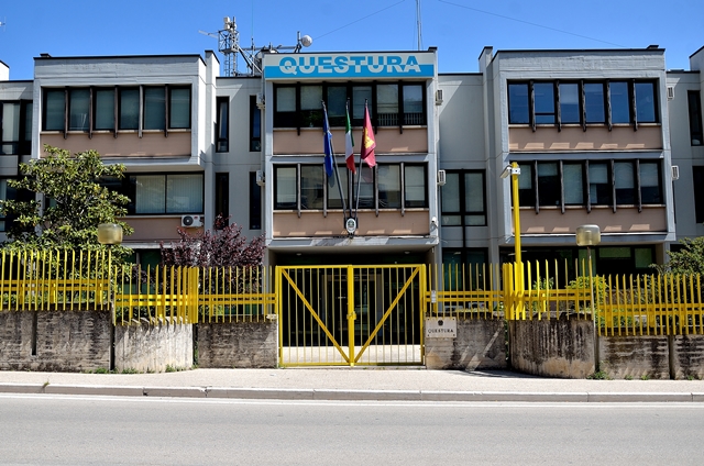 Campobasso, uomo barricato in casa: interviene il negoziatore della Polizia