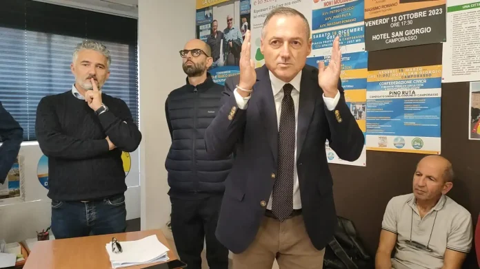 Campobasso. Blitz del Cantiere civico, firmata la mozione di Forza Italia