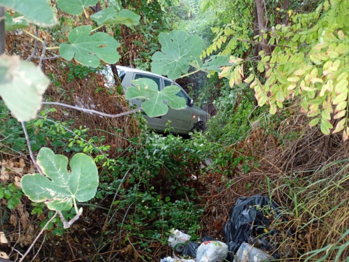Petacciato, auto finisce nella scarpata: 23enne ferita