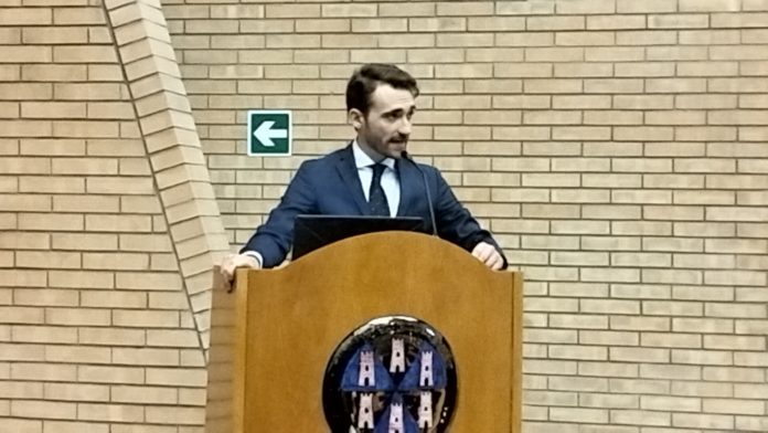 Il giornalista Francesco Di Giacomo si laurea in management dello sport