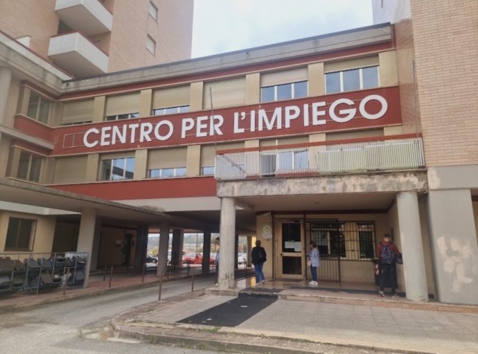 Centri per l’Impiego, stop temporaneo