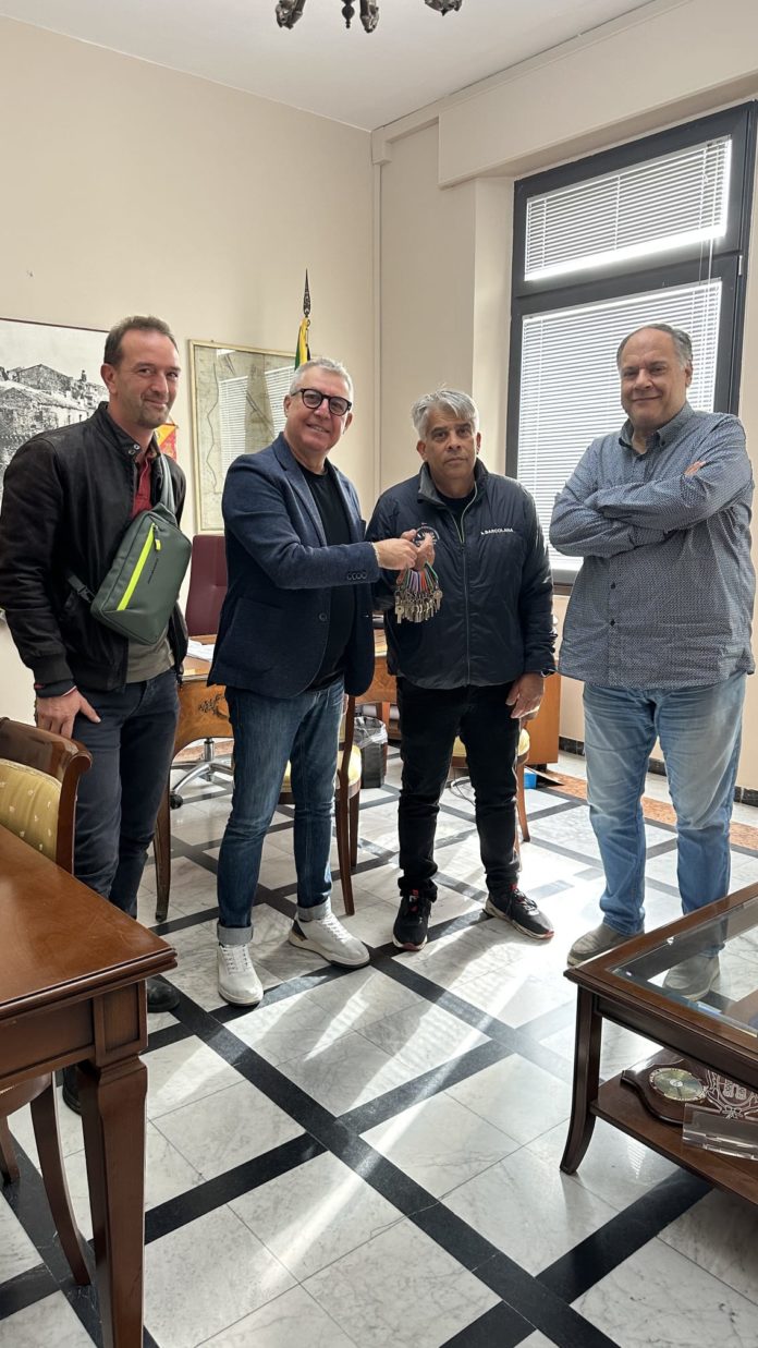 Termoli: consegnati in comune dal sindaco altri 25 box ittici